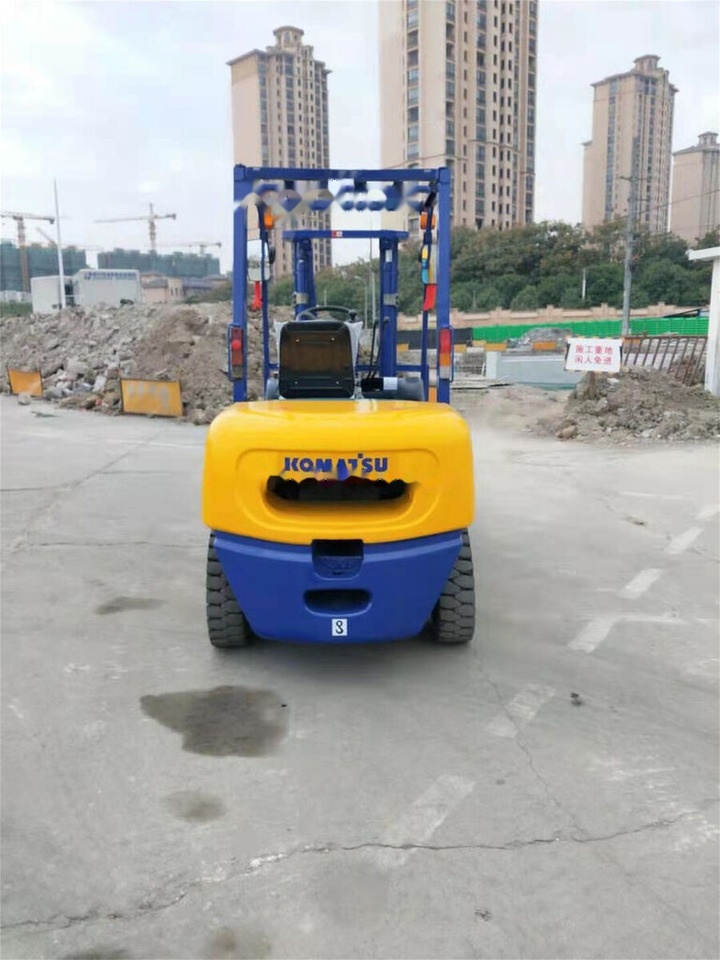 Komatsu FD30 - Diesel forklift: picture 2 Komatsu FD30 - Diesel forklift: picture 2