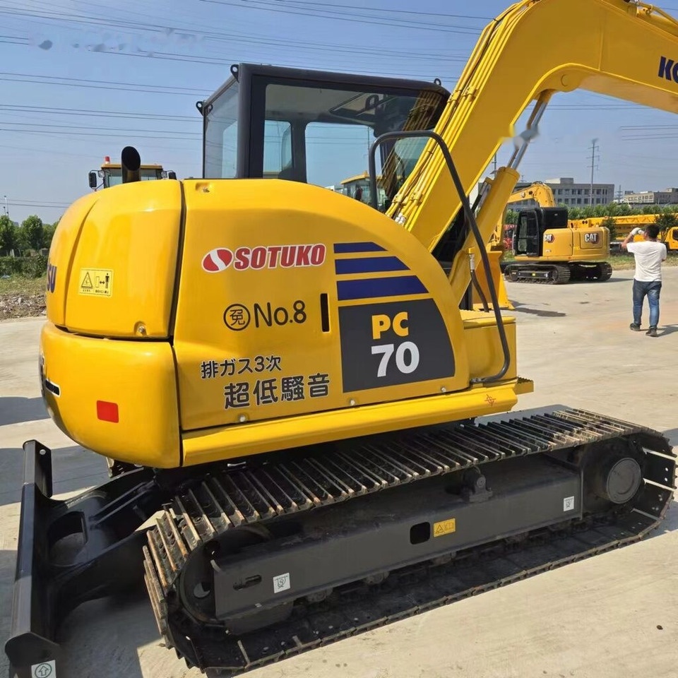 Crawler excavator Komatsu PC70-8: picture 13