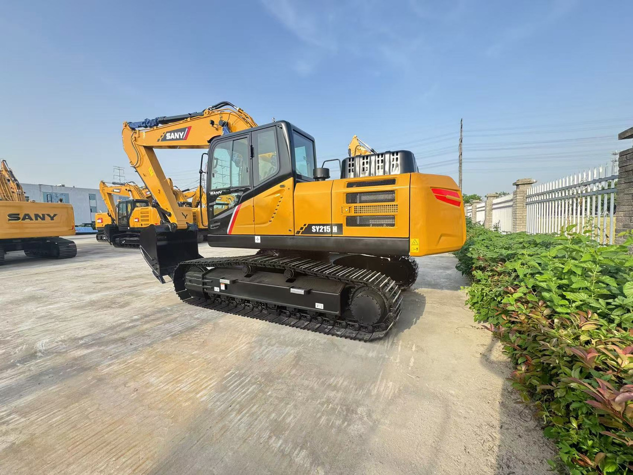 New Crawler excavator SANY SY215: picture 8