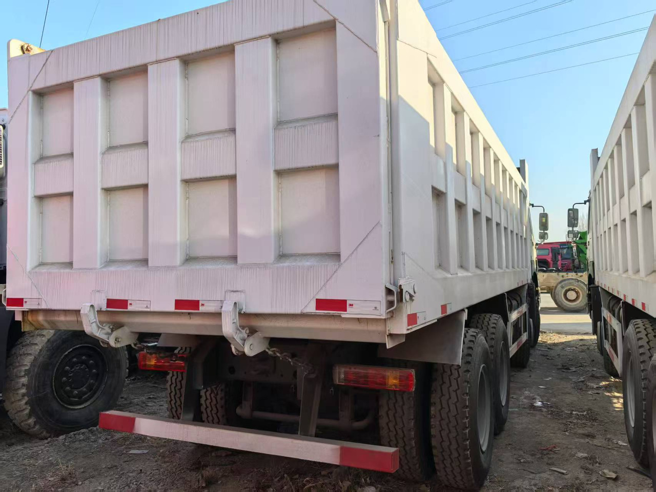 SINOTRUK HOWO 8x4 - Tipper: picture 3 SINOTRUK HOWO 8x4 - Tipper: picture 3