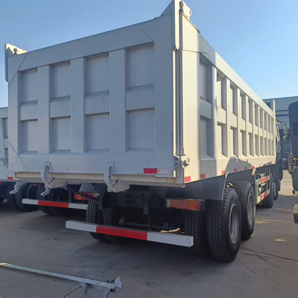 SINOTRUK HOWO 8x4 - Tipper: picture 3 SINOTRUK HOWO 8x4 - Tipper: picture 3