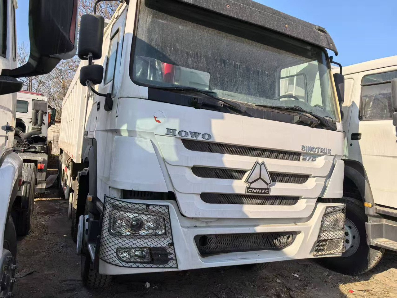 SINOTRUK HOWO 8x4 - Tipper: picture 1 SINOTRUK HOWO 8x4 - Tipper: picture 1