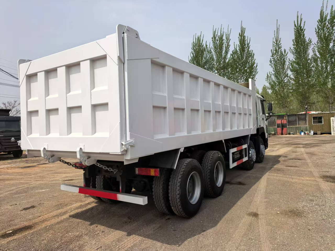 SINOTRUK HOWO - Tipper: picture 2 SINOTRUK HOWO - Tipper: picture 2