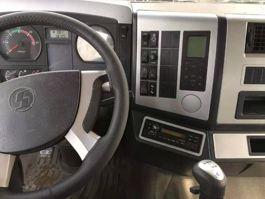 Shacman F3000 - Tank truck: picture 2 Shacman F3000 - Tank truck: picture 2