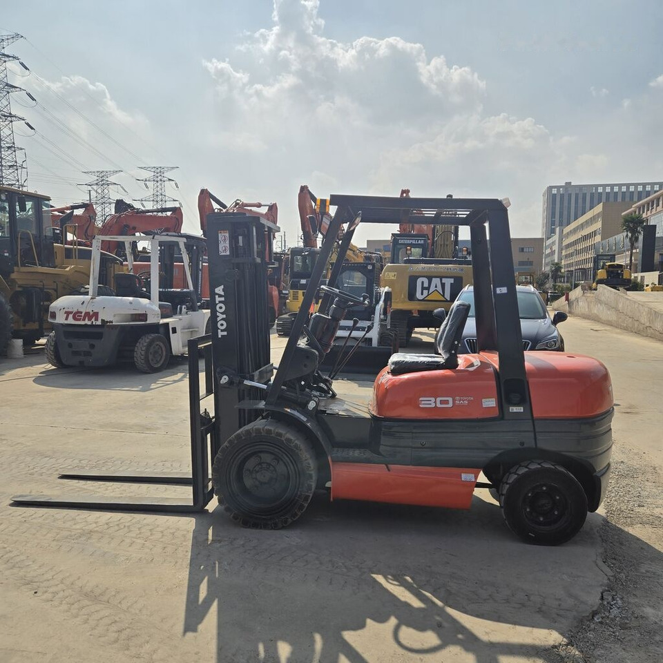 Toyota FD30 - LPG forklift: picture 5 Toyota FD30 - LPG forklift: picture 5