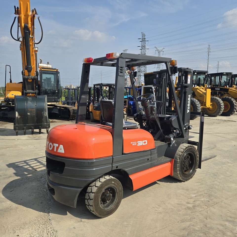 Toyota FD30 - LPG forklift: picture 3 Toyota FD30 - LPG forklift: picture 3