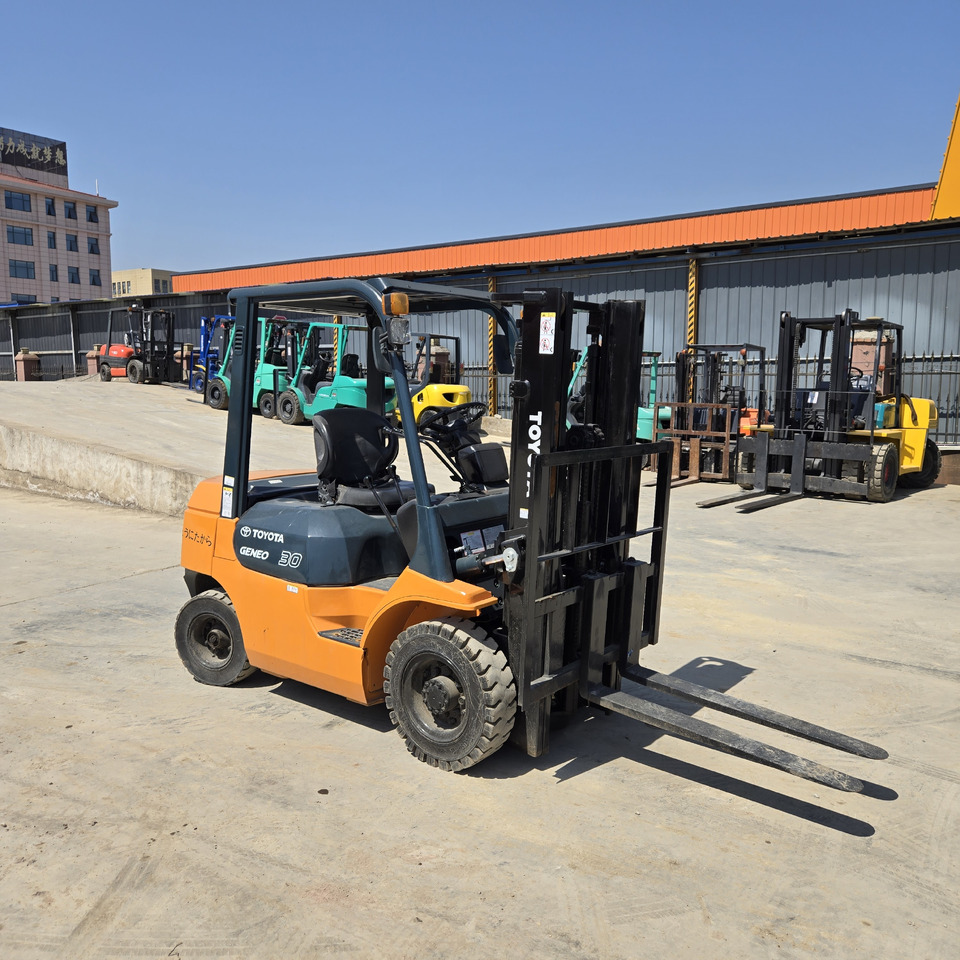 Diesel forklift Toyota FD30: picture 6