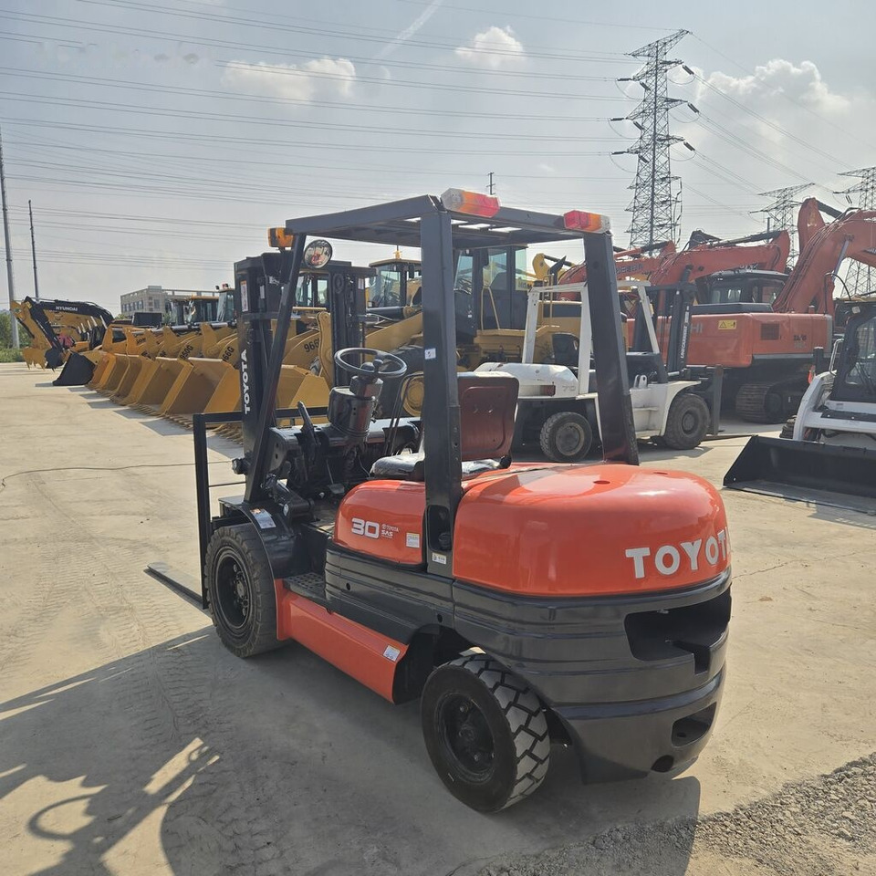 Toyota FD30 - LPG forklift: picture 4 Toyota FD30 - LPG forklift: picture 4