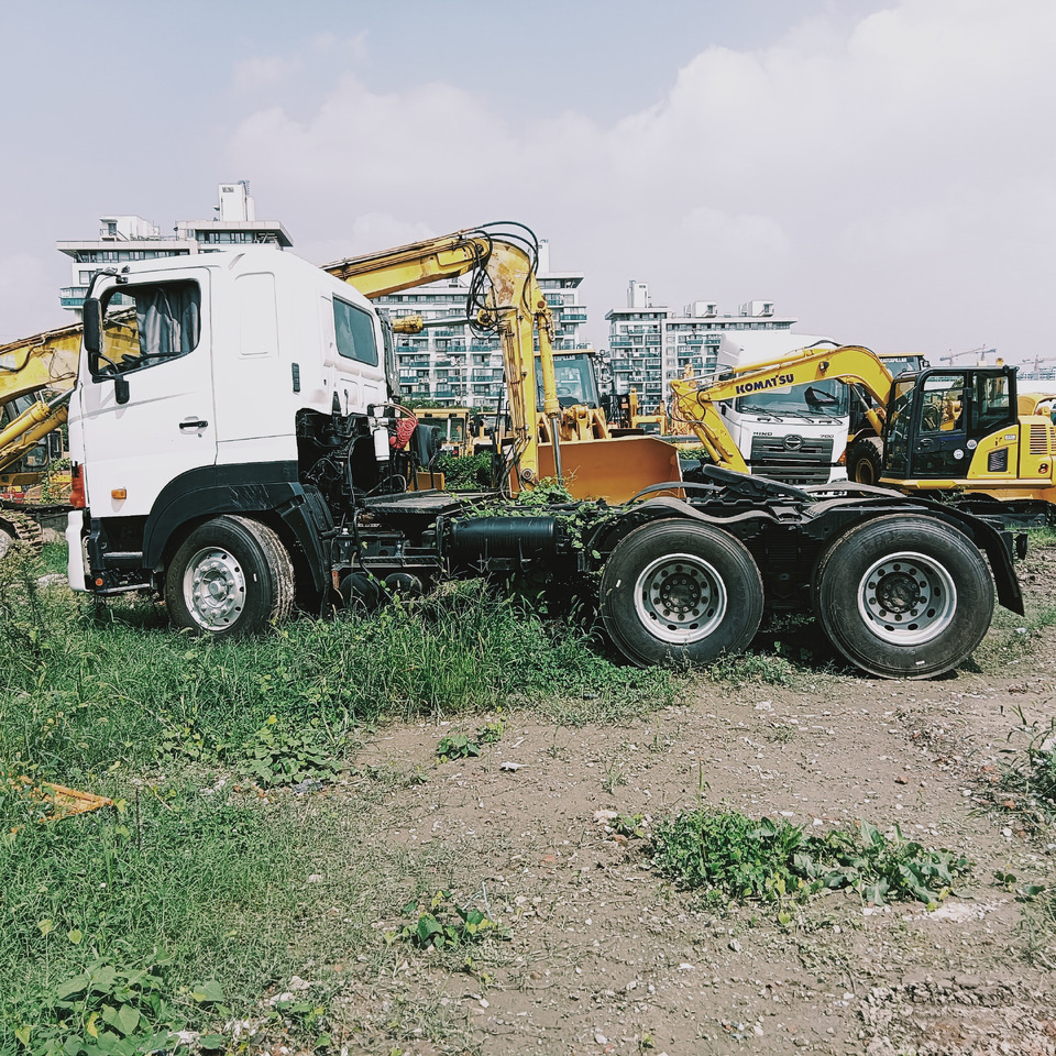 HINO 700 - Tractor unit: picture 5 HINO 700 - Tractor unit: picture 5