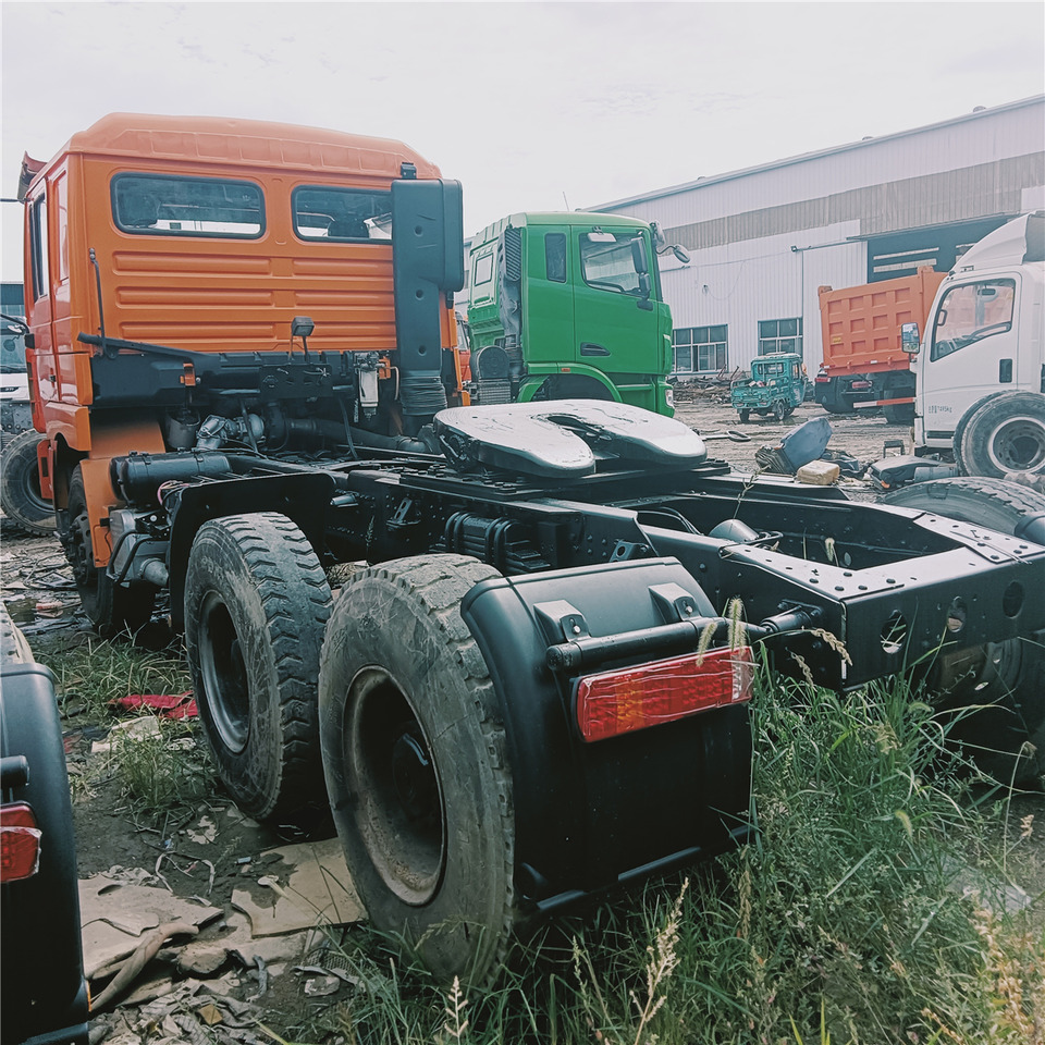 SHACMAN F3000 trailer head - Tractor unit: picture 2 SHACMAN F3000 trailer head - Tractor unit: picture 2