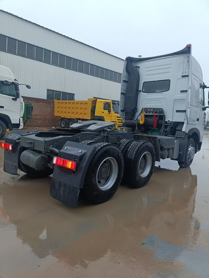 SINOTRUK HOWO A7 - Tractor unit: picture 3 SINOTRUK HOWO A7 - Tractor unit: picture 3