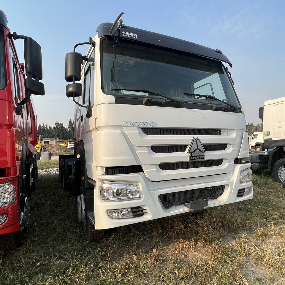 SINOTRUK HOWO tralier head - Tractor unit: picture 4 SINOTRUK HOWO tralier head - Tractor unit: picture 4