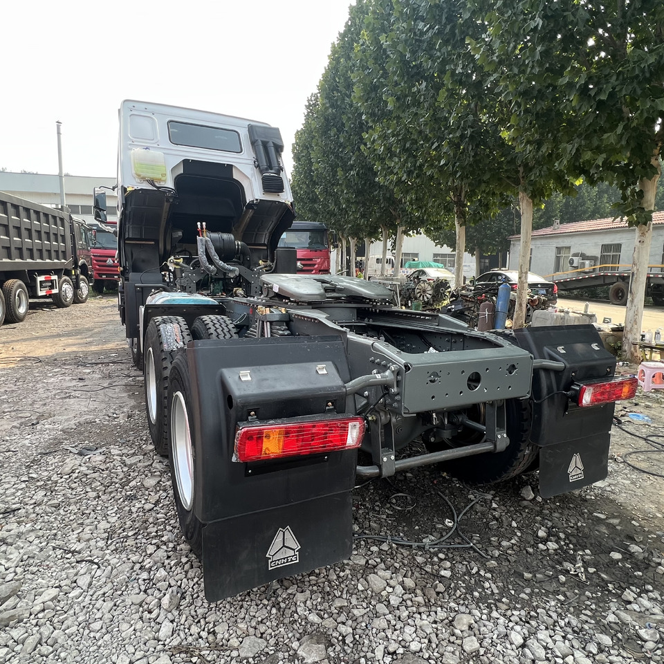 SINOTRUK Howo tractor head - Tractor unit: picture 1 SINOTRUK Howo tractor head - Tractor unit: picture 1