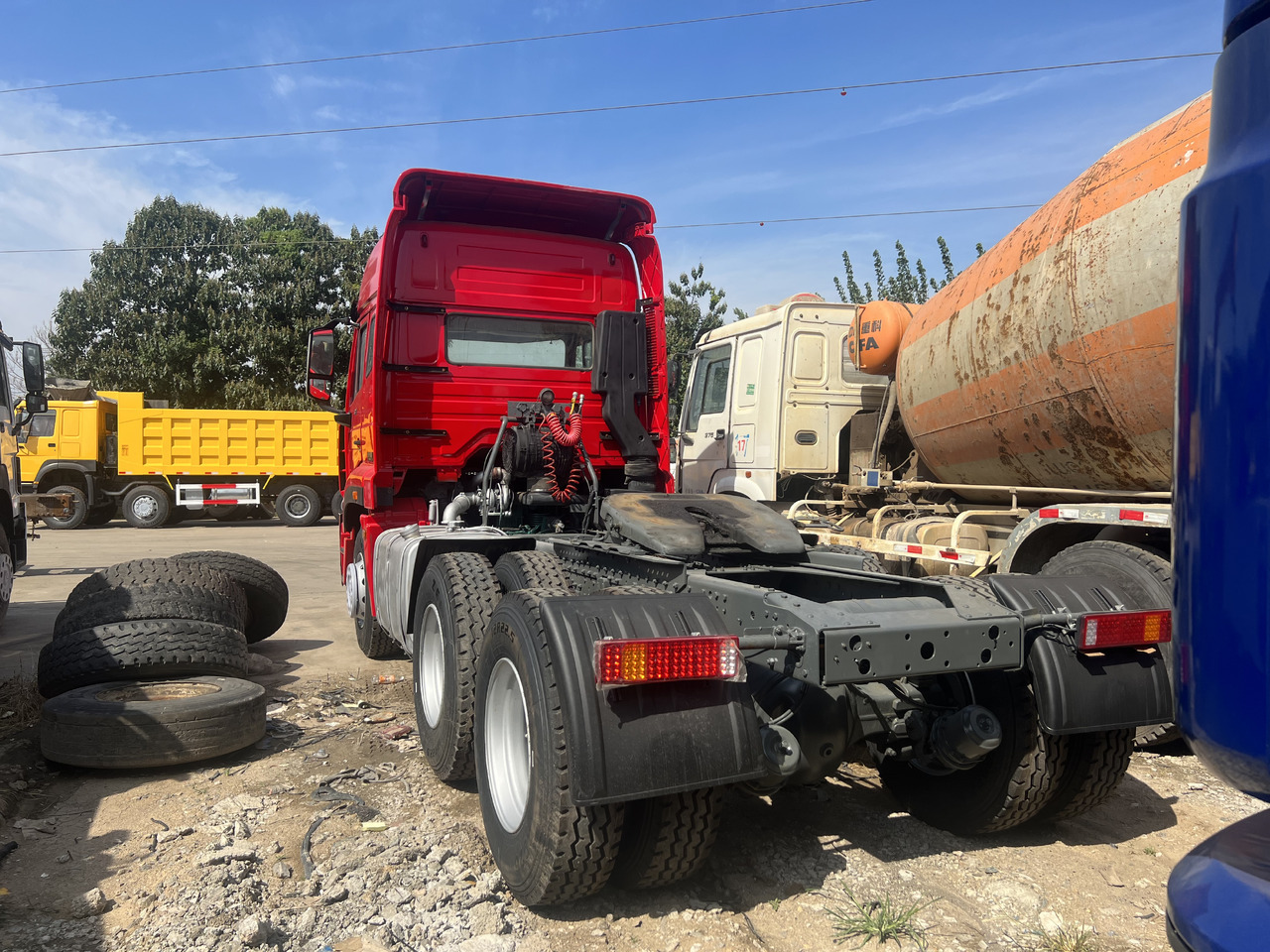 SINOTRUK Trailer head - Tractor unit: picture 4 SINOTRUK Trailer head - Tractor unit: picture 4