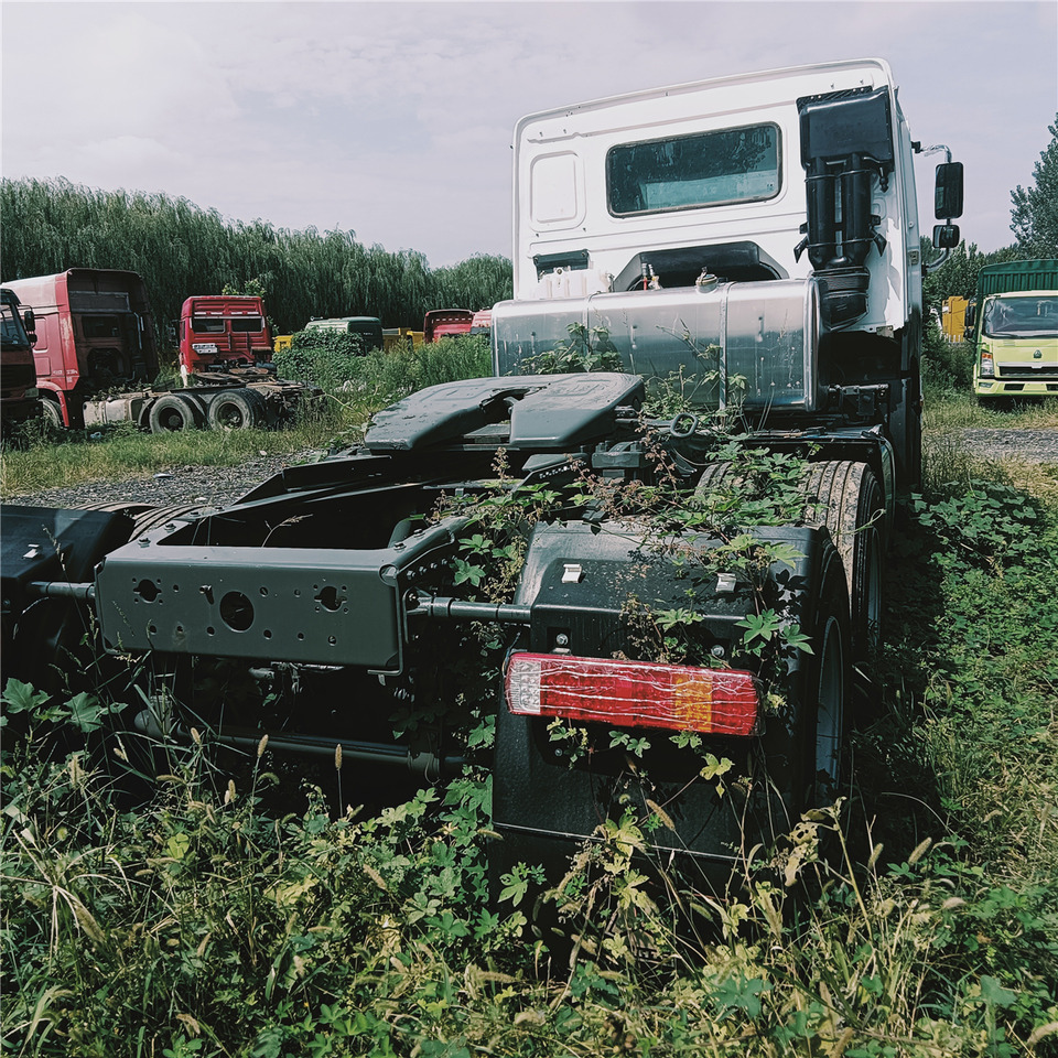 SINOTRUK Trailer head - Tractor unit: picture 4 SINOTRUK Trailer head - Tractor unit: picture 4