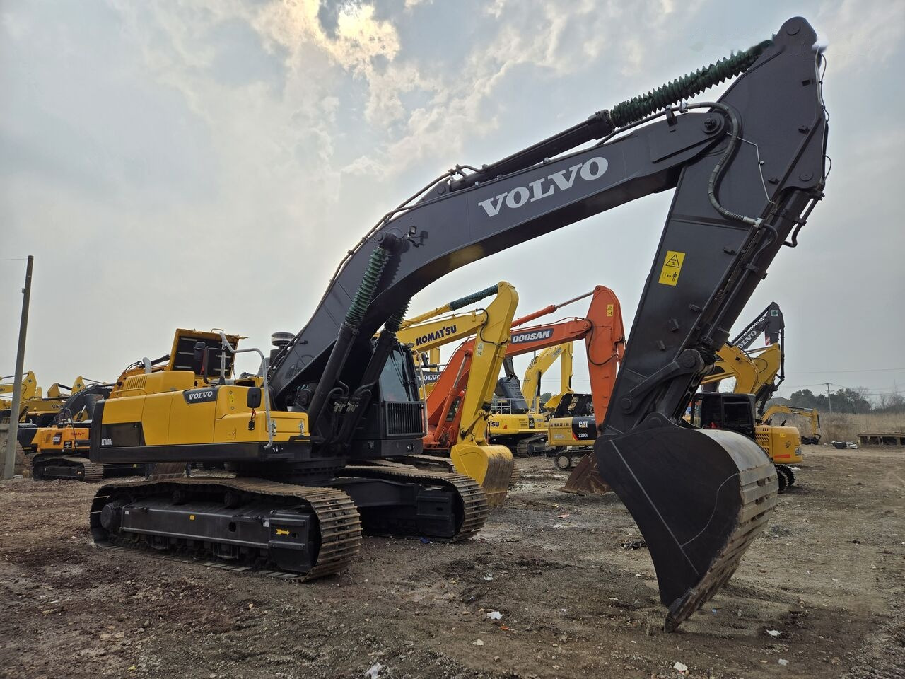 Crawler excavator Volvo EC480D: picture 12