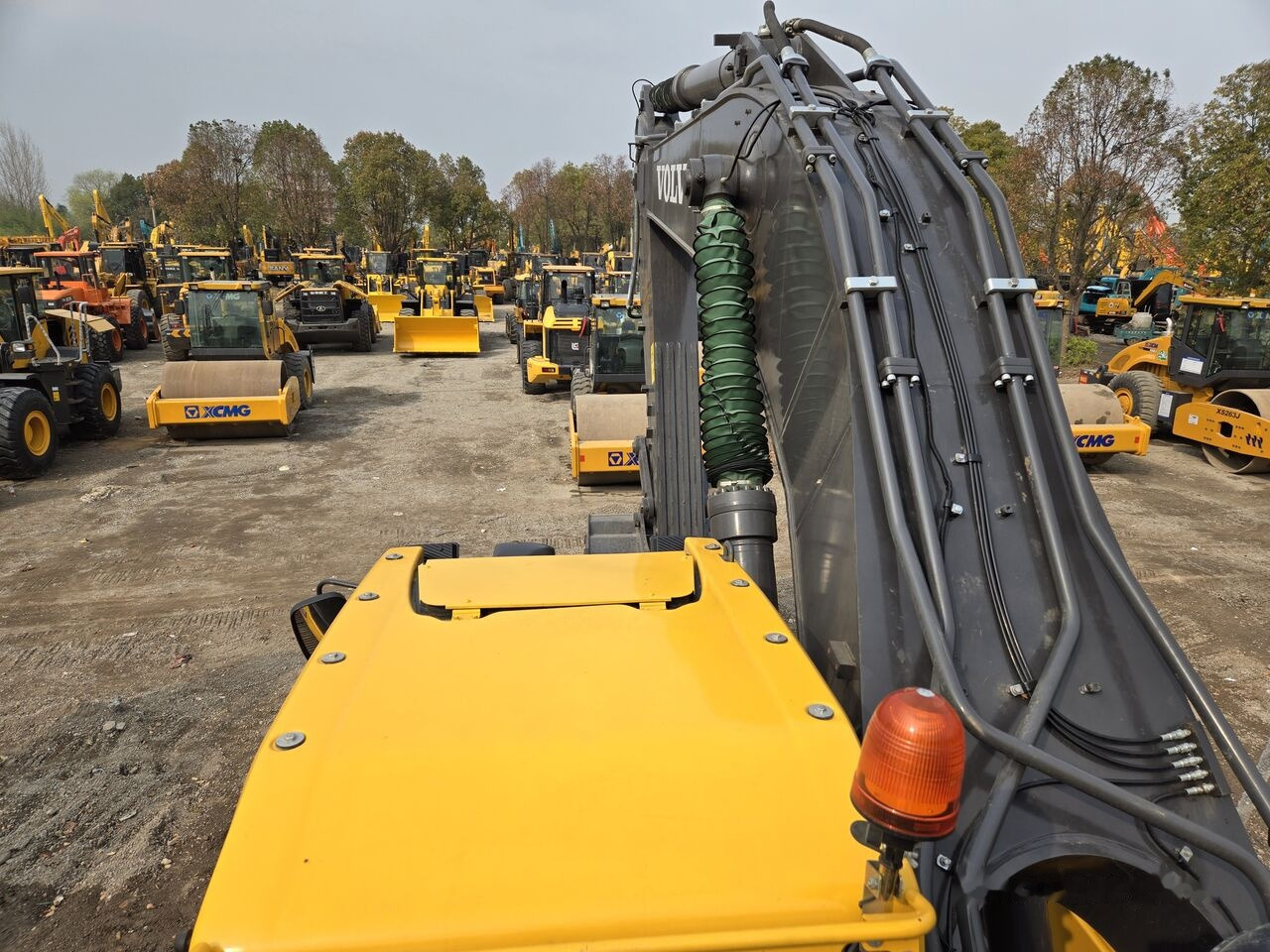 Crawler excavator Volvo EC480D: picture 11