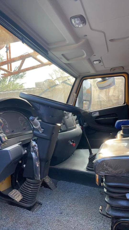 XCMG QY30K leasing XCMG QY30K: picture 6