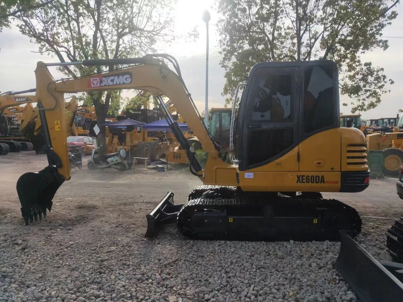 XCMG XE60DA - Mini excavator: picture 2 XCMG XE60DA - Mini excavator: picture 2
