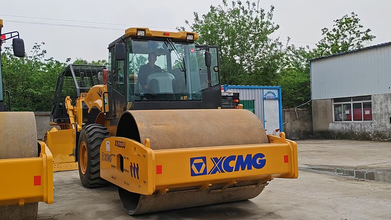 XCMG XS233J - Compactor: picture 4 XCMG XS233J - Compactor: picture 4