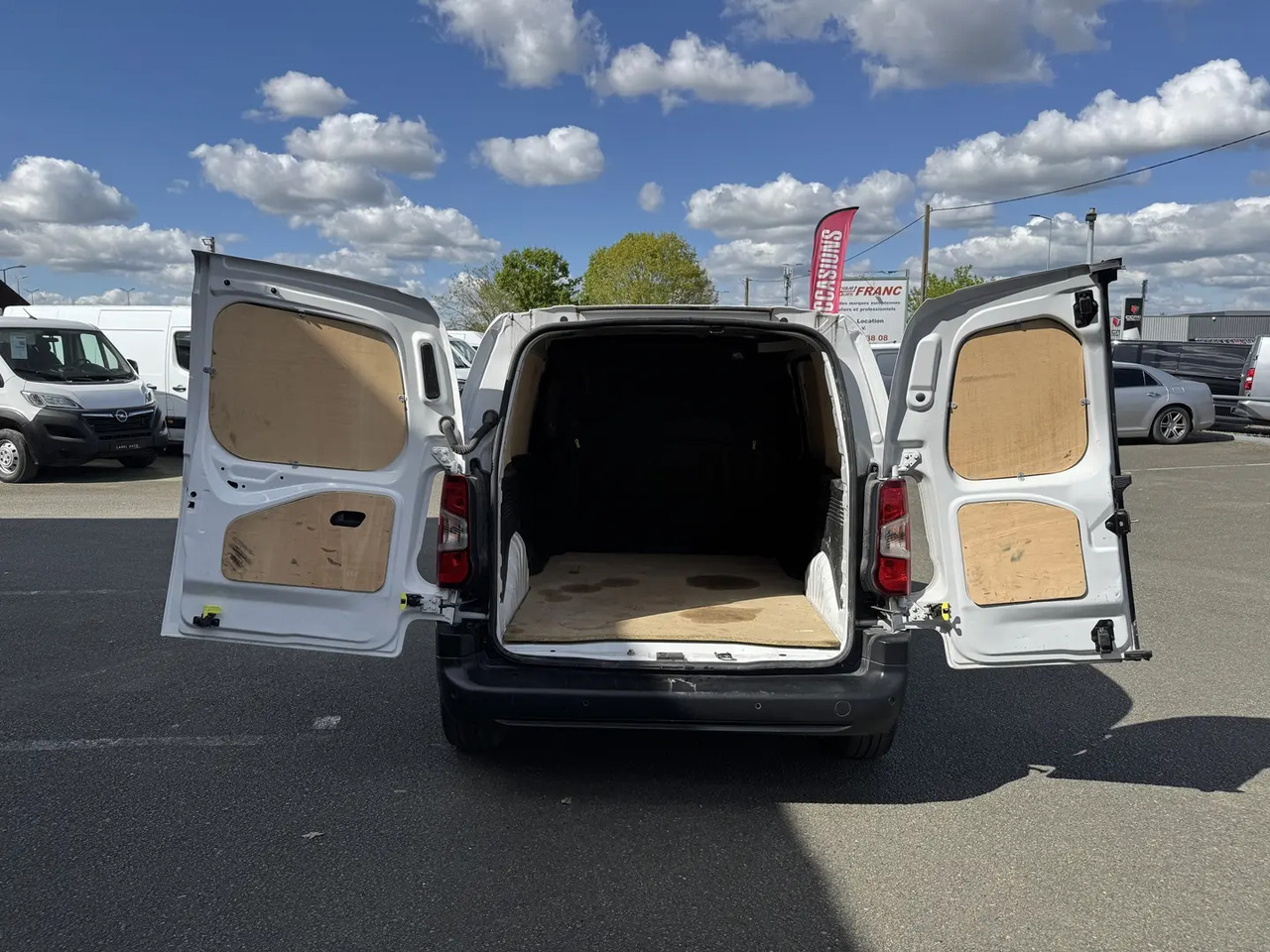 Citroen Berlingo M 650KG BLUEHDI 130 S&S DRIVER EAT8 - Small van: picture 3 Citroen Berlingo M 650KG BLUEHDI 130 S&S DRIVER EAT8 - Small van: picture 3