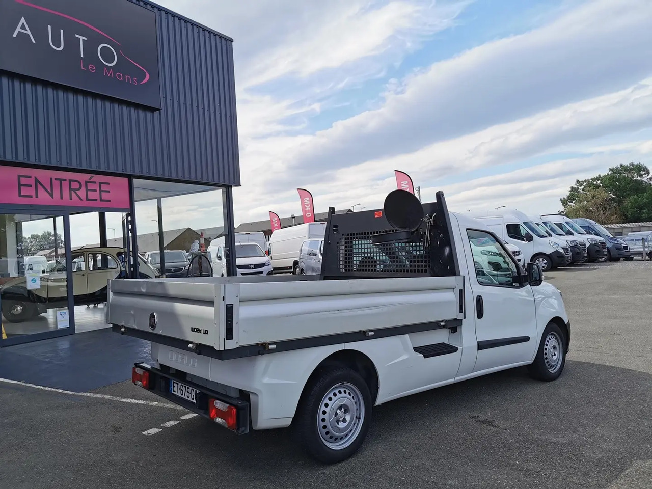 Fiat Doblo Cargo WORK UP MAXI 1.6 MULTIJET 105CH PRO LOUNGE - Flatbed van: picture 4 Fiat Doblo Cargo WORK UP MAXI 1.6 MULTIJET 105CH PRO LOUNGE - Flatbed van: picture 4
