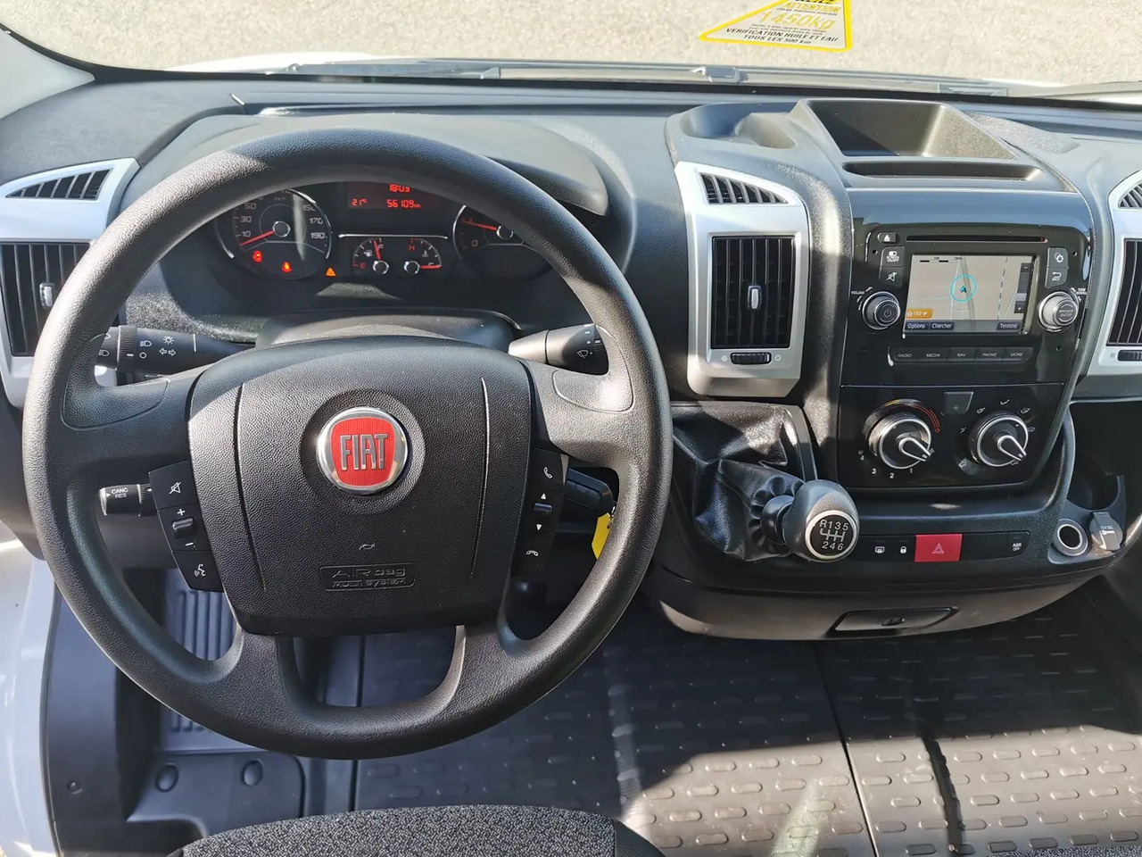 Fiat Ducato 3.3 MH2 2.3 MULTIJET 130CH PACK PRO NAV - Panel van: picture 4 Fiat Ducato 3.3 MH2 2.3 MULTIJET 130CH PACK PRO NAV - Panel van: picture 4