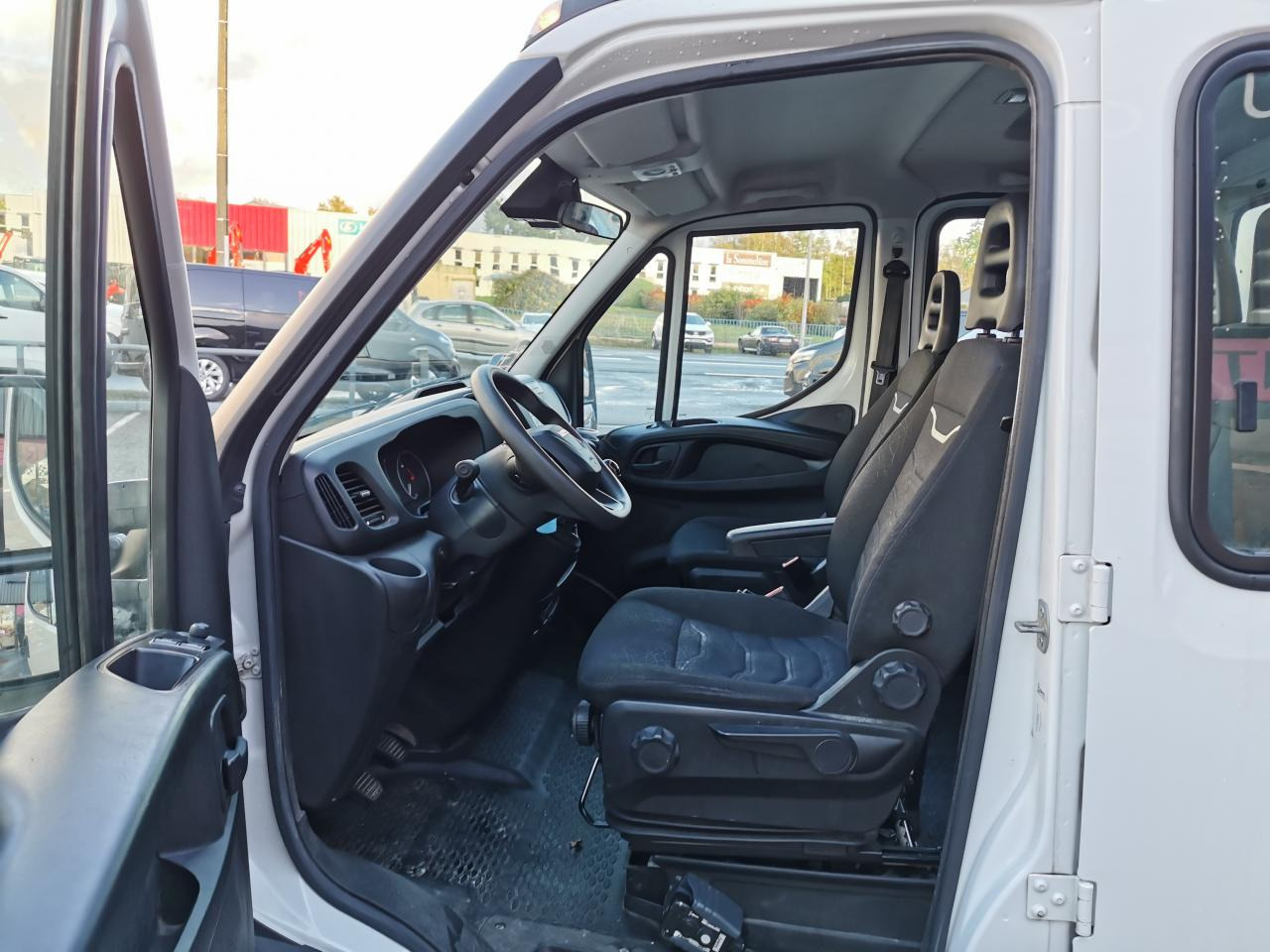 IVECO daily 35C14 BENNE COFFRE DOUBLE CABINE 6 places - Tipper van: picture 5 IVECO daily 35C14 BENNE COFFRE DOUBLE CABINE 6 places - Tipper van: picture 5