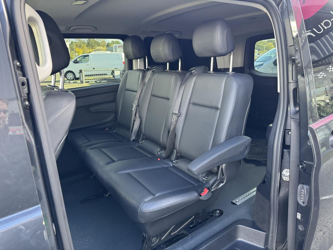 MERCEDES Vito MIXTO Extra Long 3.05t 119 CDI BlueEfficiency - BVA 9G-Tronic Propulsion MIXTO - BM 447 first - Panel van: picture 4 MERCEDES Vito MIXTO Extra Long 3.05t 119 CDI BlueEfficiency - BVA 9G-Tronic Propulsion MIXTO - BM 447 first - Panel van: picture 4