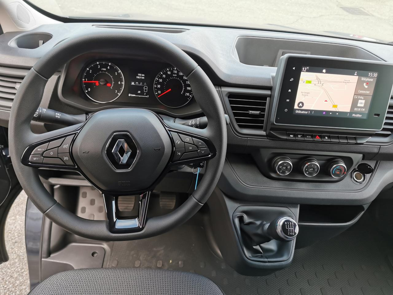 RENAULT Trafic L2 2.0 Energy dCi - 150 - S&S - BV EDC Euro 6e III COMBI Combi Intens L2H1 PHASE 3 - Other machinery: picture 4 RENAULT Trafic L2 2.0 Energy dCi - 150 - S&S - BV EDC Euro 6e III COMBI Combi Intens L2H1 PHASE 3 - Other machinery: picture 4