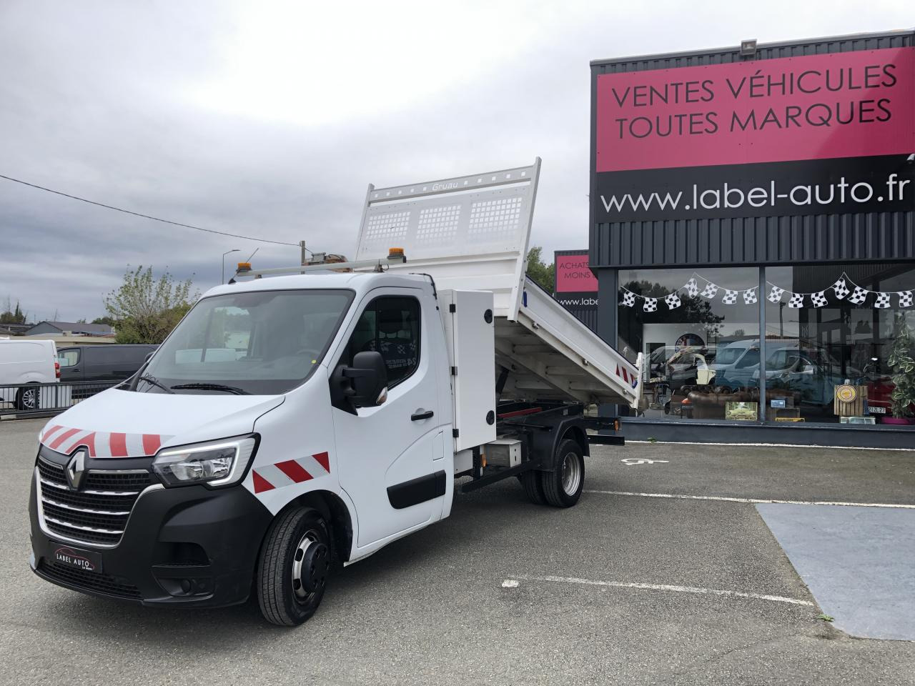 RENAULT Master Confort R3500RJ L3 2.3 dCi - 145 Petite Série III TRANSPORTS SPECIFIQUES BENNE Benne - Tipper van: picture 1 RENAULT Master Confort R3500RJ L3 2.3 dCi - 145 Petite Série III TRANSPORTS SPECIFIQUES BENNE Benne - Tipper van: picture 1