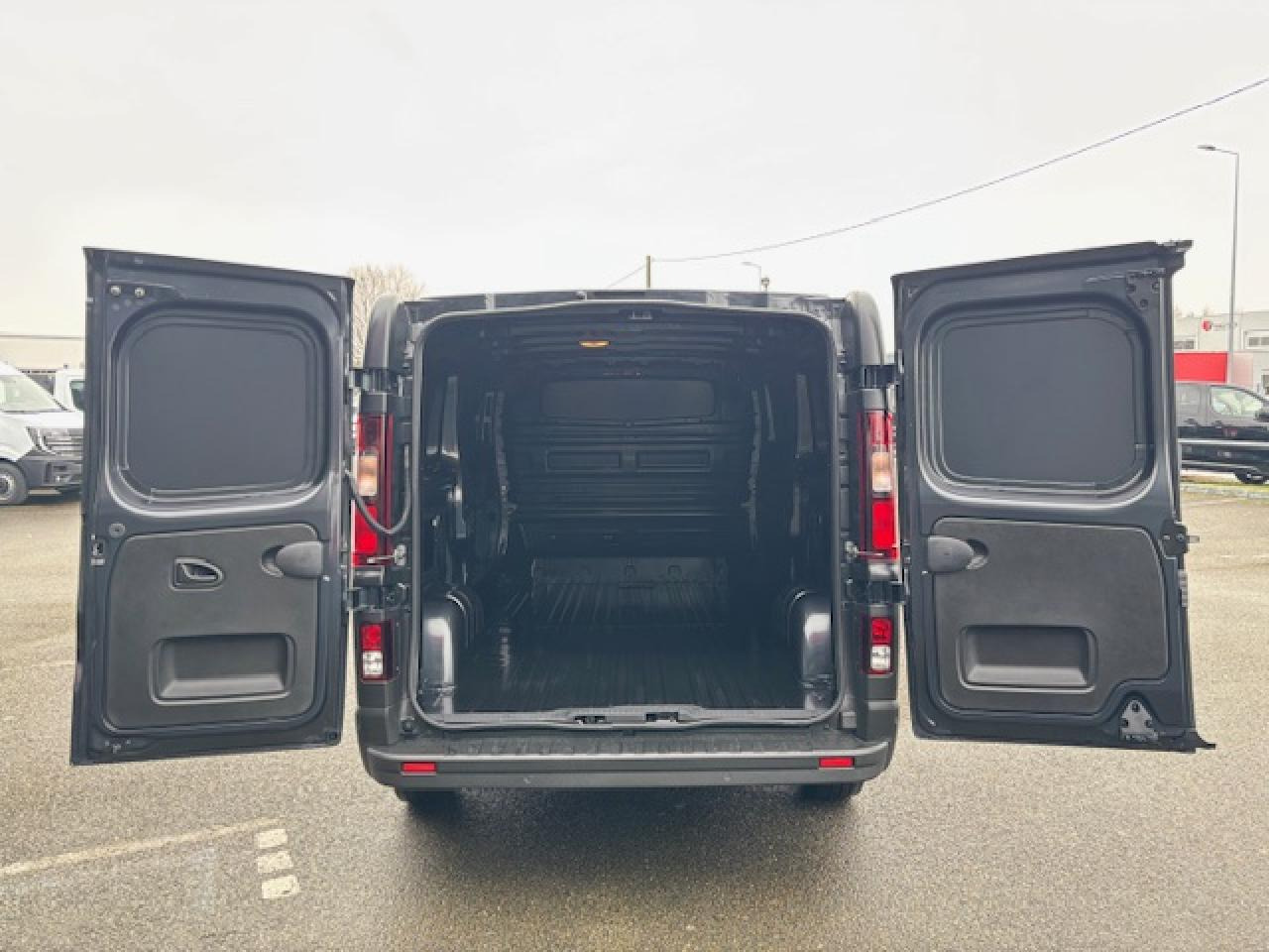 RENAULT TRAFIC 3T0 L1H1 2.0 DCI 150CH ADVANCE - Panel van: picture 3 RENAULT TRAFIC 3T0 L1H1 2.0 DCI 150CH ADVANCE - Panel van: picture 3