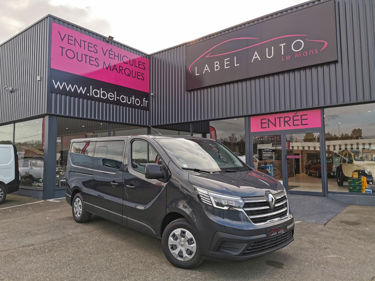 RENAULT Trafic L2 2.0 Energy dCi - 150 - S&S - BVA - 25 III COMBI Combi Grand Evolution L2H1 PHASE 3 - Passenger van: picture 1 RENAULT Trafic L2 2.0 Energy dCi - 150 - S&S - BVA - 25 III COMBI Combi Grand Evolution L2H1 PHASE 3 - Passenger van: picture 1