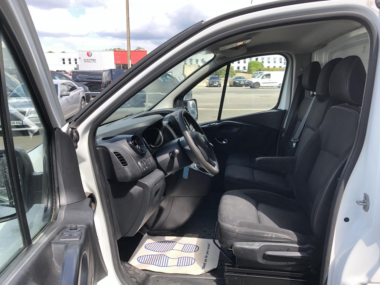 RENAULT Trafic L2H1 1200 Kg 2.0 Energy dCi - 145 - BV EDC III FOURGON Fourgon Confort L2H1 PHASE 2 - Panel van: picture 4 RENAULT Trafic L2H1 1200 Kg 2.0 Energy dCi - 145 - BV EDC III FOURGON Fourgon Confort L2H1 PHASE 2 - Panel van: picture 4