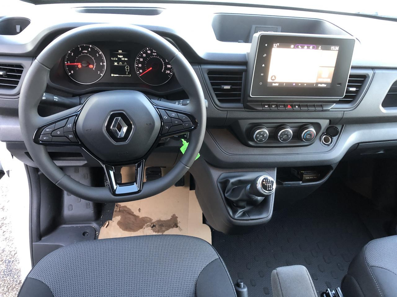 RENAULT Trafic L2H1 3000 Kg 2.0 Blue dCi - 130CH FOURGON 2 PLACES - Panel van: picture 3 RENAULT Trafic L2H1 3000 Kg 2.0 Blue dCi - 130CH FOURGON 2 PLACES - Panel van: picture 3