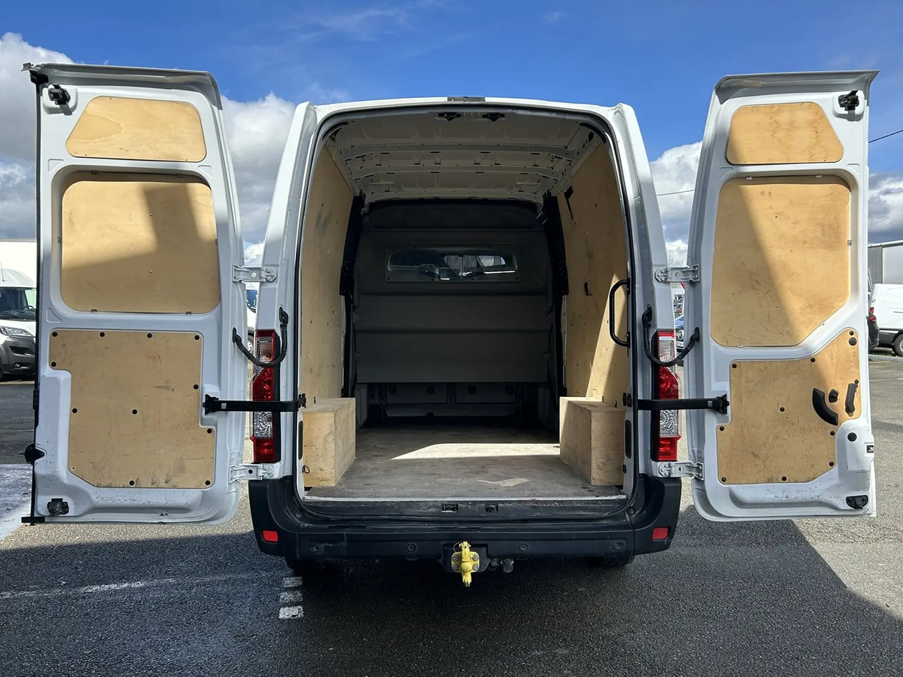Renault Master F3500 L3H2 2.3 BLUE DCI 135CH CABINE APPROFONDIE GRAND CONFORT - Combi van: picture 4 Renault Master F3500 L3H2 2.3 BLUE DCI 135CH CABINE APPROFONDIE GRAND CONFORT - Combi van: picture 4