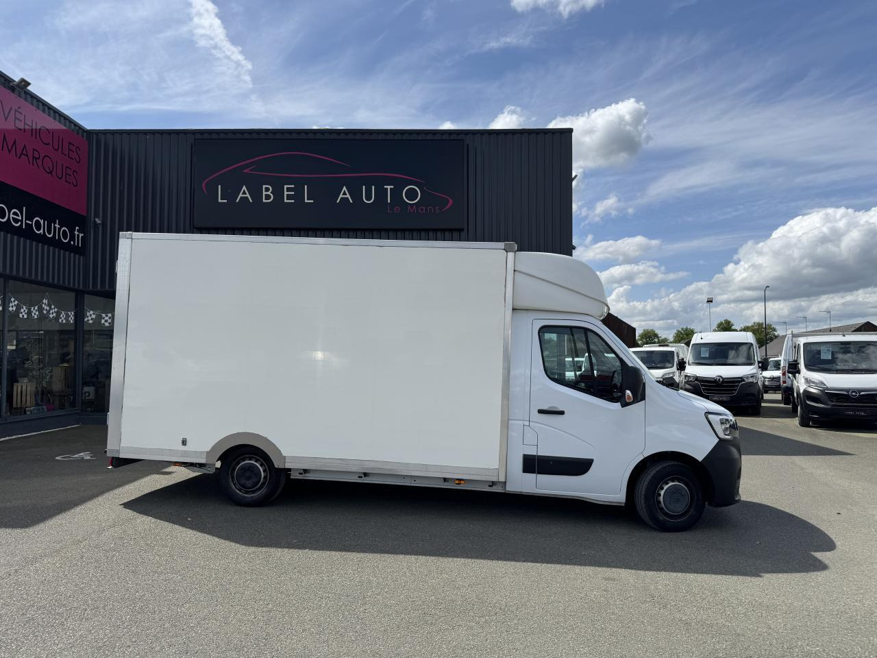 Renault Master RENAULT-MASTER-F3500 2.3 BLUE DCI 145CH CONFORT PLANCHER CABINE 20M3 GPS - Box van: picture 1 Renault Master RENAULT-MASTER-F3500 2.3 BLUE DCI 145CH CONFORT PLANCHER CABINE 20M3 GPS - Box van: picture 1
