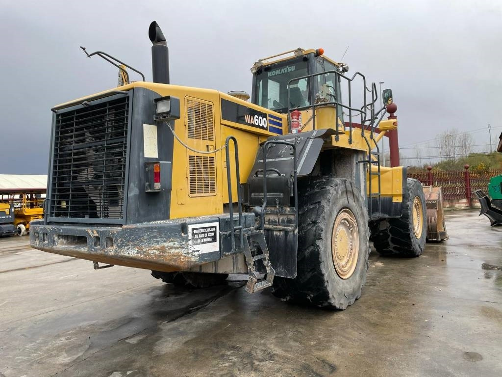 Komatsu WA 600-6 - Wheel loader: picture 2 Komatsu WA 600-6 - Wheel loader: picture 2