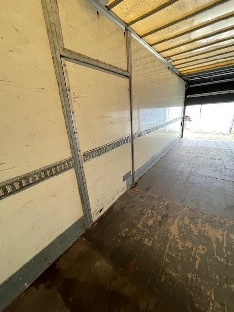 RENAULT MIDLUM 220CV 12T - Box truck: picture 5 RENAULT MIDLUM 220CV 12T - Box truck: picture 5