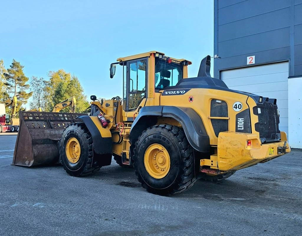 Volvo L 110 H - Wheel loader: picture 3 Volvo L 110 H - Wheel loader: picture 3