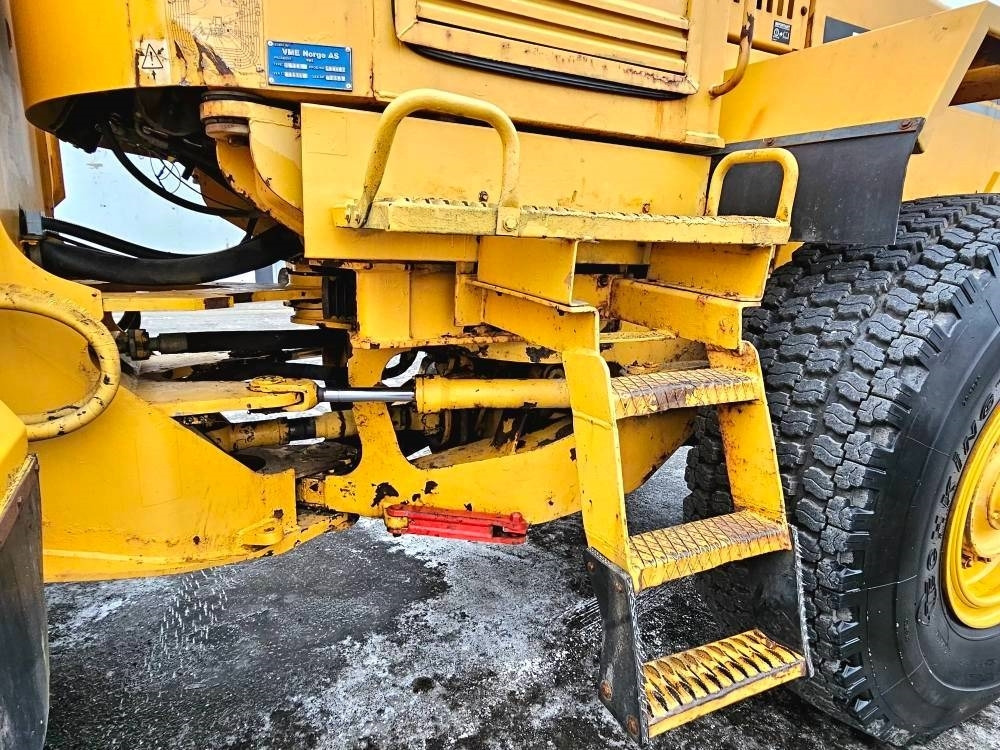 Wheel loader Volvo L90c: picture 18