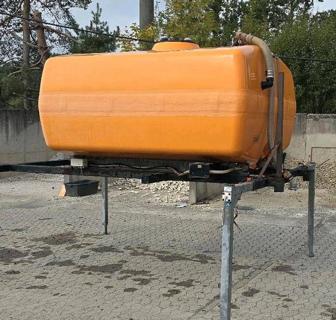 Dücker 5m3 Wassertank Wasserfass für Unimog UGE UGN 405 U300 400 500 427 430 LKW Boschung wassertank Laugentank Bewässerung 5000liter - Tank container: picture 4 Dücker 5m3 Wassertank Wasserfass für Unimog UGE UGN 405 U300 400 500 427 430 LKW Boschung wassertank Laugentank Bewässerung 5000liter - Tank container: picture 4