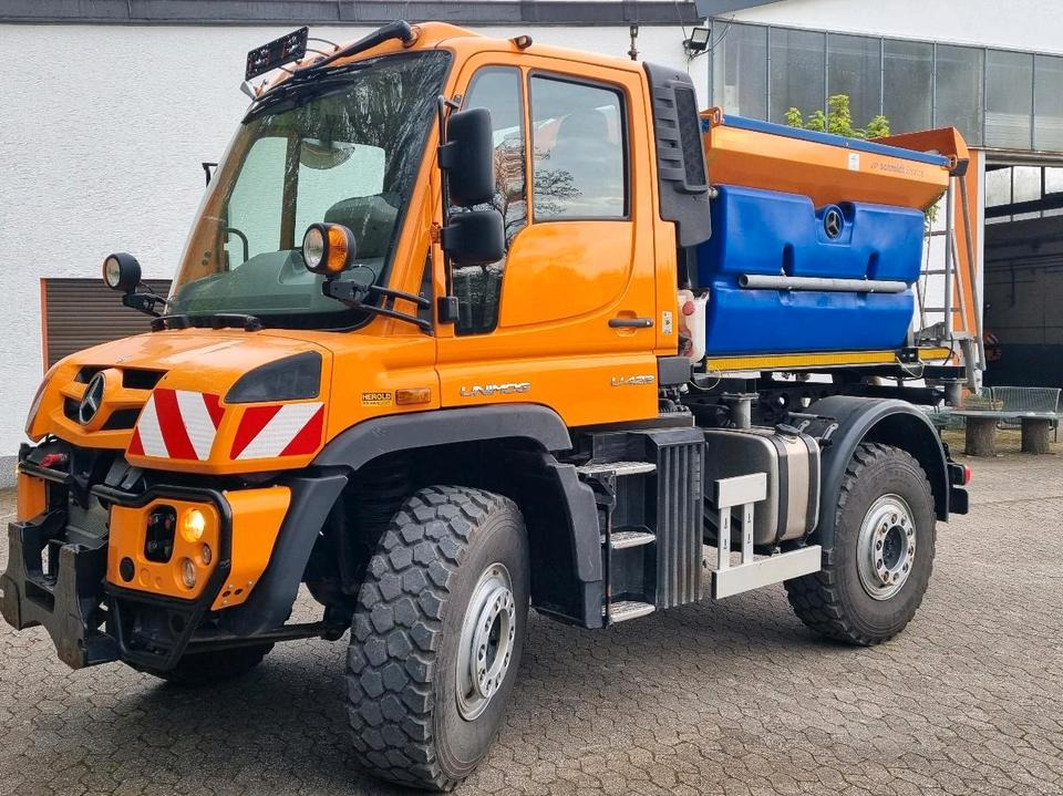 Unimog 423 Mercedes Benz U423 427 429 430 530 527 Schmidt Stratos Salzstreuer - Municipal/ Special vehicle: picture 1 Unimog 423 Mercedes Benz U423 427 429 430 530 527 Schmidt Stratos Salzstreuer - Municipal/ Special vehicle: picture 1