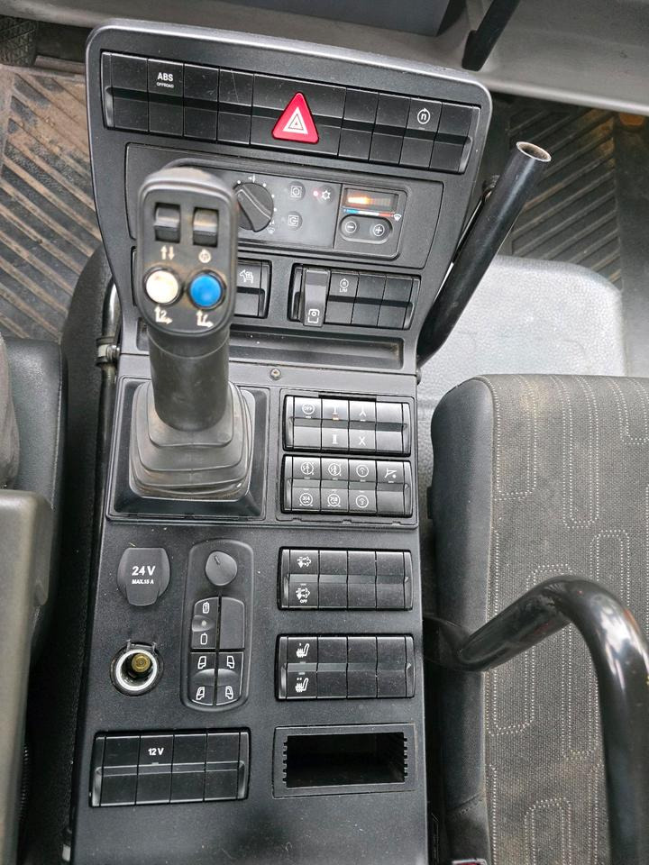 Municipal/ Special vehicle Unimog U318 NKS-F-UGE-42 Frontlader Mercedes-Benz 405/10 405/12 UGE Mercedes-Benz U 318 323 327 423 427 429 430 EasyDrive Variopilot Radlader Hauer rx 500 Frontlader: picture 10 Municipal/ Special vehicle Unimog U318 NKS-F-UGE-42 Frontlader Mercedes-Benz 405/10 405/12 UGE Mercedes-Benz U 318 323 327 423 427 429 430 EasyDrive Variopilot Radlader Hauer rx 500 Frontlader: picture 10