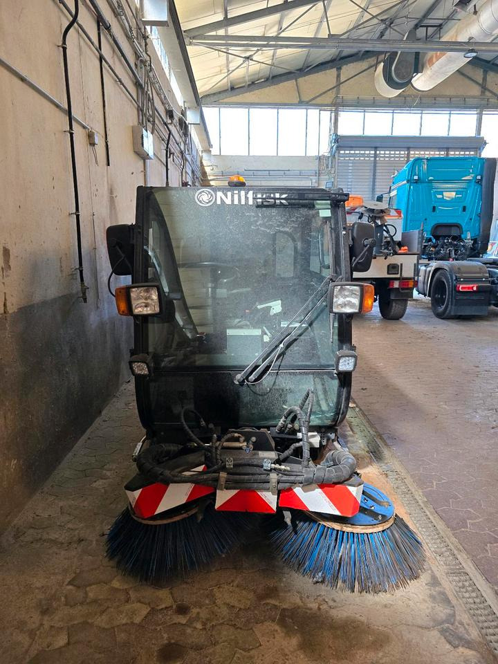 Road sweeper Nilfisk City Ranger 3500 Kehrmaschine Straßenkehrmaschine mit Schmidt Bediendisplay Hako Kehreinheit: picture 6