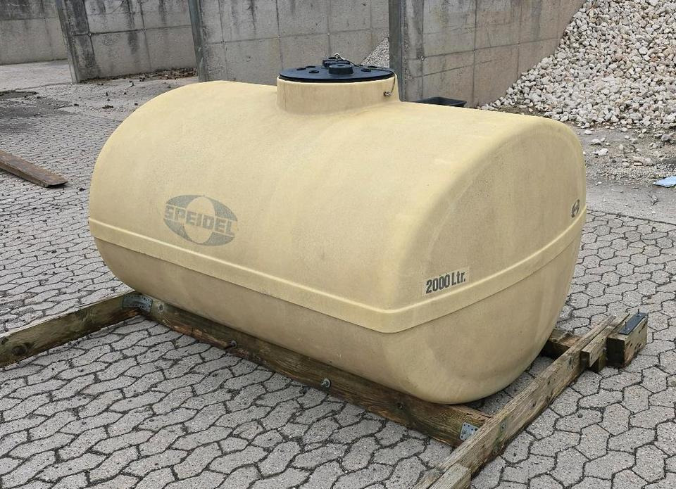 Schmidt Mulag 2m3 Wassertank Wasserfass Speidel für Unimog UGE UGN 405 U300 400 500 427 430 LKW Boschung wassertank Laugentank Bewässerung 5000liter - Tank container: picture 1 Schmidt Mulag 2m3 Wassertank Wasserfass Speidel für Unimog UGE UGN 405 U300 400 500 427 430 LKW Boschung wassertank Laugentank Bewässerung 5000liter - Tank container: picture 1