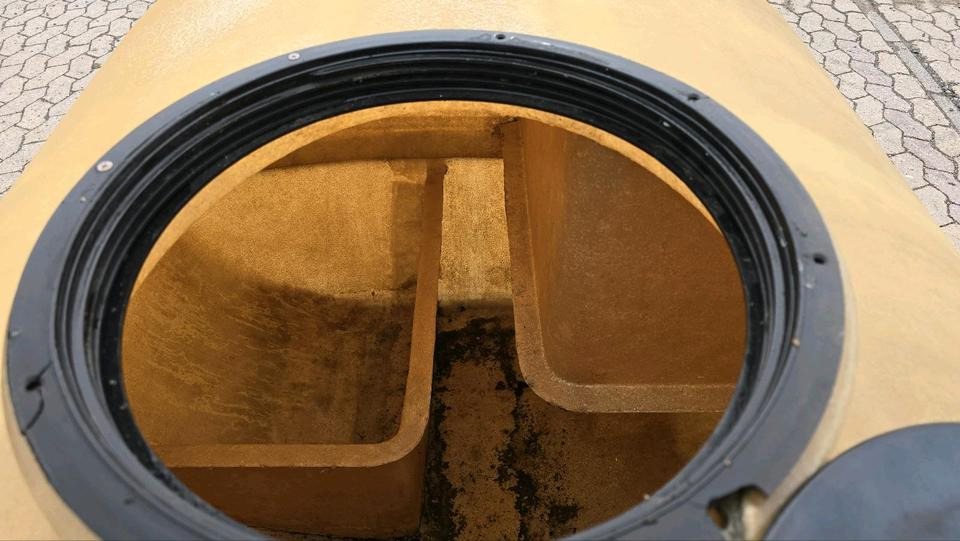 Tank container Schmidt Mulag 2m3 Wassertank Wasserfass Speidel für Unimog UGE UGN 405 U300 400 500 427 430 LKW Boschung wassertank Laugentank Bewässerung 5000liter: picture 7 Tank container Schmidt Mulag 2m3 Wassertank Wasserfass Speidel für Unimog UGE UGN 405 U300 400 500 427 430 LKW Boschung wassertank Laugentank Bewässerung 5000liter: picture 7