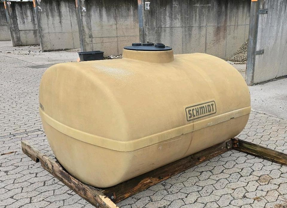 Schmidt Mulag 2m3 Wassertank Wasserfass Speidel für Unimog UGE UGN 405 U300 400 500 427 430 LKW Boschung wassertank Laugentank Bewässerung 5000liter - Tank container: picture 4 Schmidt Mulag 2m3 Wassertank Wasserfass Speidel für Unimog UGE UGN 405 U300 400 500 427 430 LKW Boschung wassertank Laugentank Bewässerung 5000liter - Tank container: picture 4