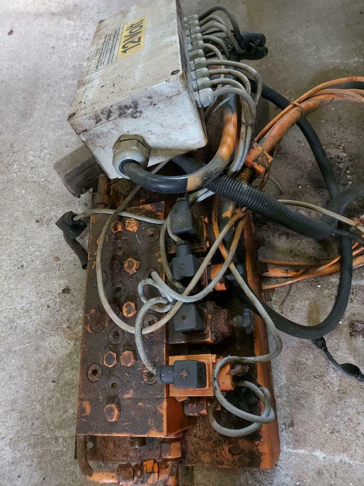 Schmidt Salzstreuer SST DST Hydr. Steuerblock Platine Steuerung - Hydraulic valve for Municipal/ Special vehicle: picture 2 Schmidt Salzstreuer SST DST Hydr. Steuerblock Platine Steuerung - Hydraulic valve for Municipal/ Special vehicle: picture 2