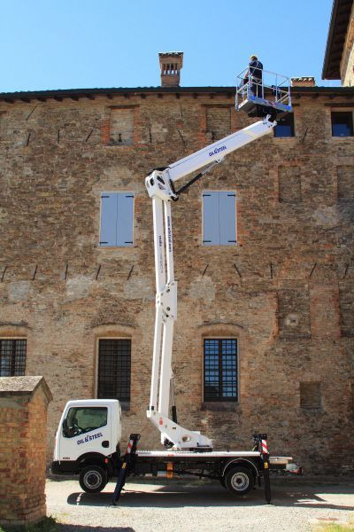 Oil&Steel Snake 2010 Plus 20 m zamontowany na Nissan Cabstar - Truck mounted aerial platform: picture 4 Oil&Steel Snake 2010 Plus 20 m zamontowany na Nissan Cabstar - Truck mounted aerial platform: picture 4